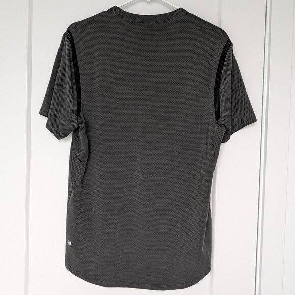 Lululemon - Men's Short Sleeve - Picture 5 of 7